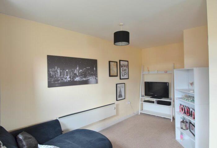 Studio To Rent In Billys Copse, Havant, PO9