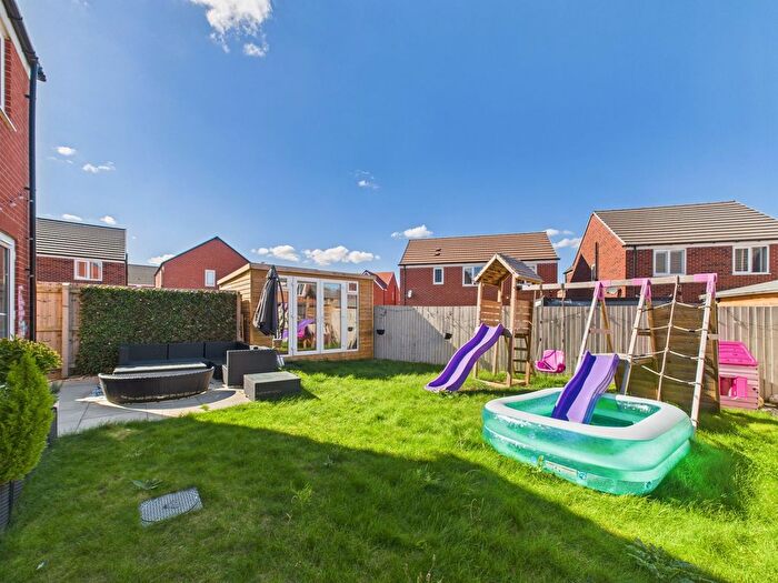 3 Bedroom Detached House For Sale In Morton Close, Hampton Gardens, PE7