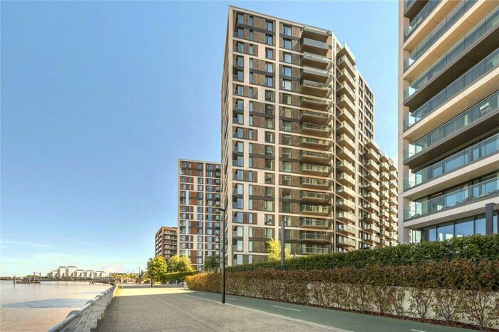 2 Bedroom Flat For Sale In Deveraux House, Duke Of Wellington Avenue, SE18