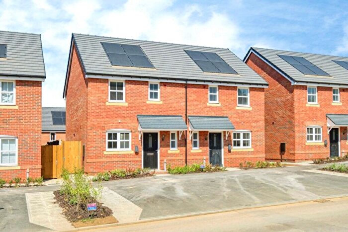 2 Bedroom House For Sale In St Peters Place, Salisbury, Wiltshire, SP2