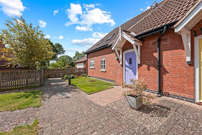 3 Bedroom Semi-Detached House For Sale In Manor Walk, Epperstone, Nottingham, NG14