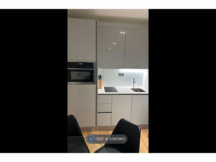 1 Bedroom Flat To Rent In Langwood House, Rickmansworth, WD3