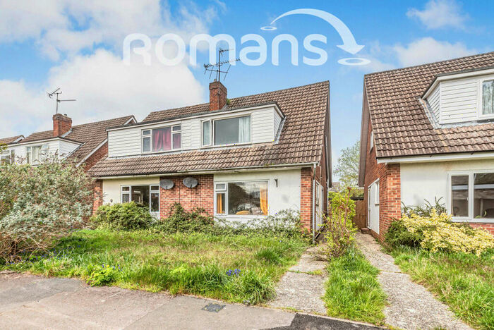 2 Bedroom Semi-Detached House To Rent In Kingfisher Drive, RG5