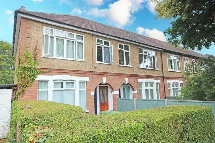2 Bedroom Maisonette For Sale In Penton Avenue, Staines-Upon-Thames, TW18