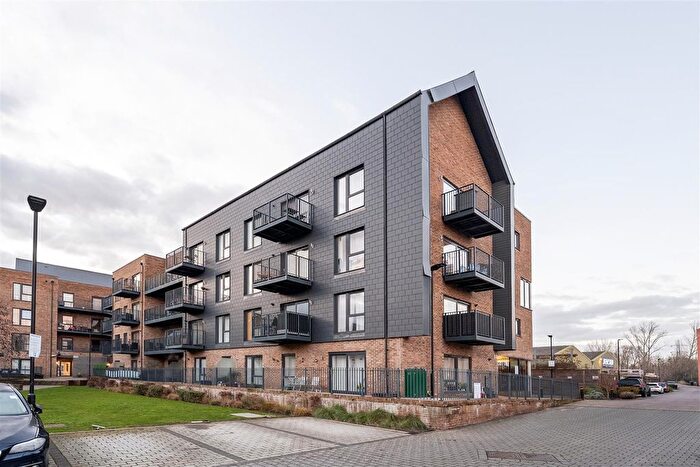 2 Bedroom Flat For Sale In Marina Court, Waltham Abbey, EN9