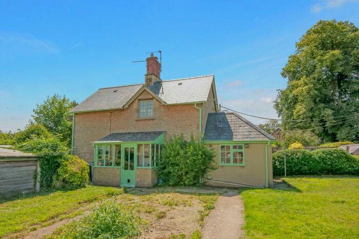 Semi-Detached House To Rent In Kiddington, Woodstock, Oxfordshire, OX20