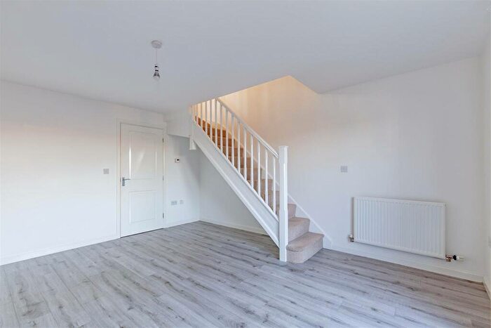 2 Bedroom Semi-Detached House For Sale In Askew Way, Chesterfield, S40