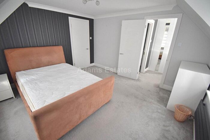 2 Bedroom Apartment To Rent In Pocket Place, Earley, RG6