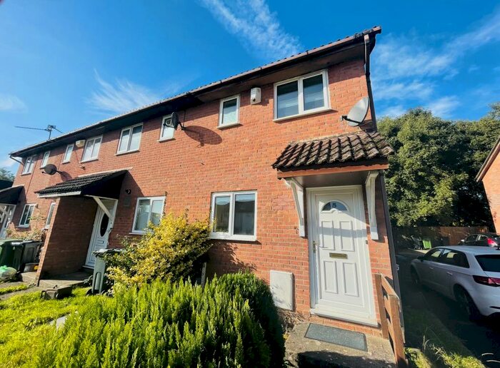 2 Bedroom Property To Rent In Carlton Close, Thornhill, Cardiff, CF14