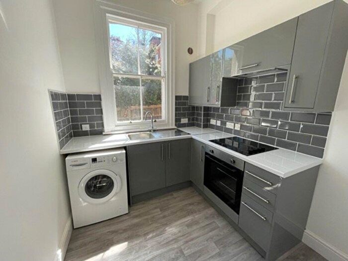 1 Bedroom Flat To Rent In London Road, Stoneygate, Leicester, LE2