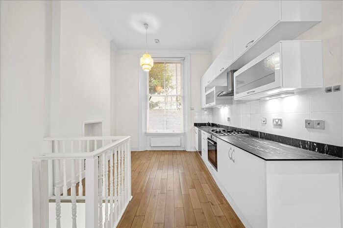 2 Bedroom Flat To Rent In Clarendon Road, Kensington And Chelsea, W11