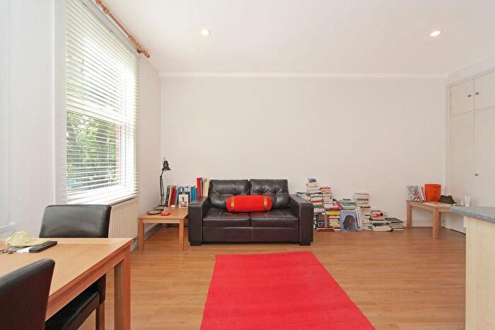 1 Bedroom Flat To Rent In Chiswick High Road, Chiswick, London, W4