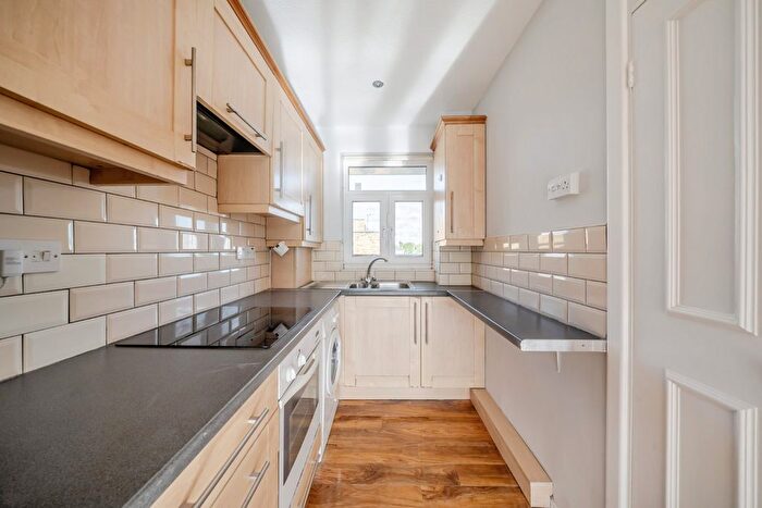2 Bedroom Flat For Sale In Cardross Street, London, W6