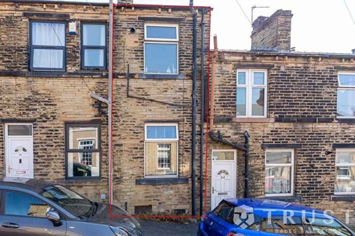 2 Bedroom Terraced House For Sale In Sykes Street, Cleckheaton, BD19