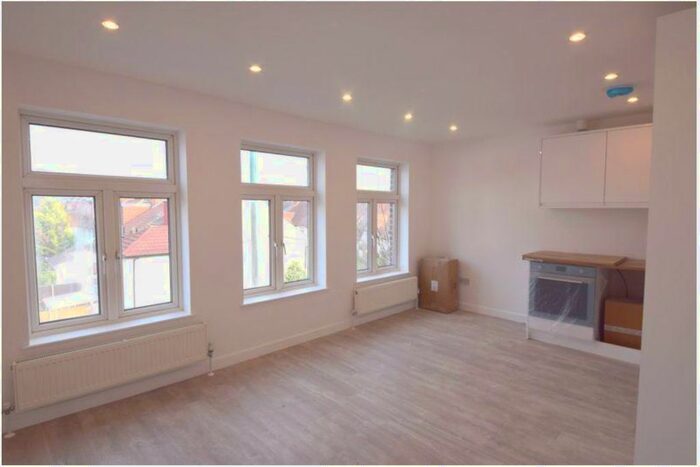 1 Bedroom Flat To Rent In Finchley Road, Temple Fortune, London, NW11