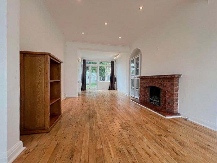 3 Bedroom Terraced House To Rent In Clarence Avenue, New Malden, KT3