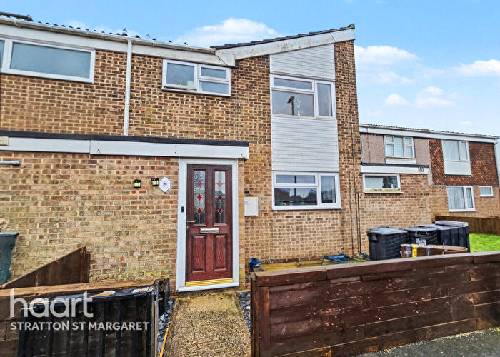 3 Bedroom Terraced House For Sale In Colingsmead, Swindon, SN3