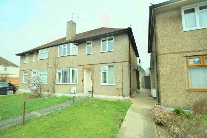 2 Bedroom Maisonette To Rent In Pinewood Avenue, Hillingdon, UB8