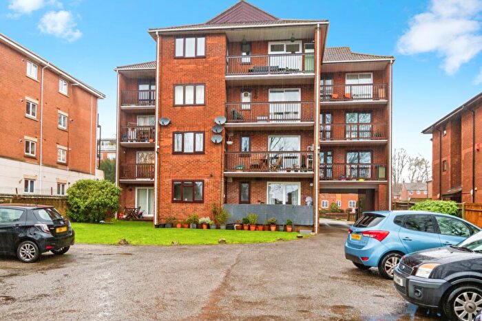 2 Bedroom Flat For Sale In Westwood Road, Southampton, Hampshire, SO17
