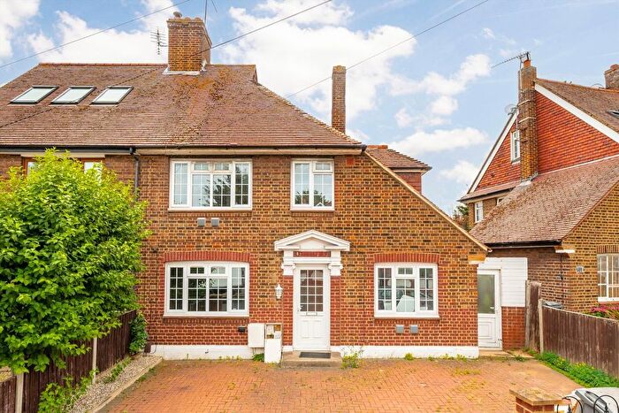 4 Bedroom Semi-Detached House For Sale In Worton Road, Isleworth, TW7