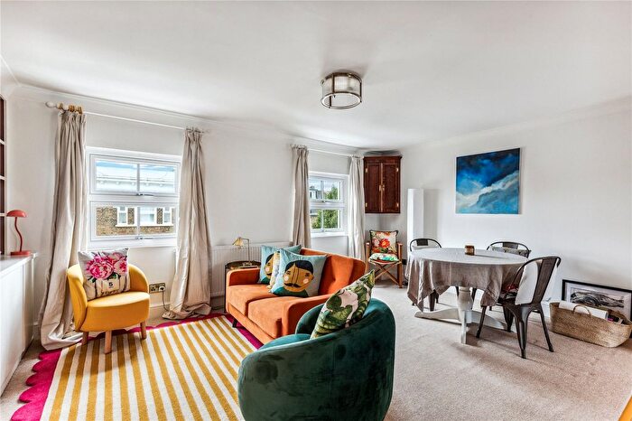 3 Bedroom Flat To Rent In Blythe Road, London, W14