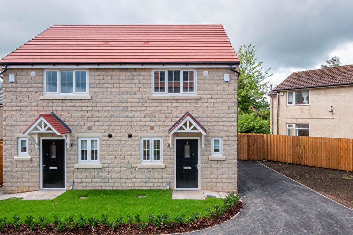 2 Bedroom House To Rent In Cambric Mews, Bradford, BD6