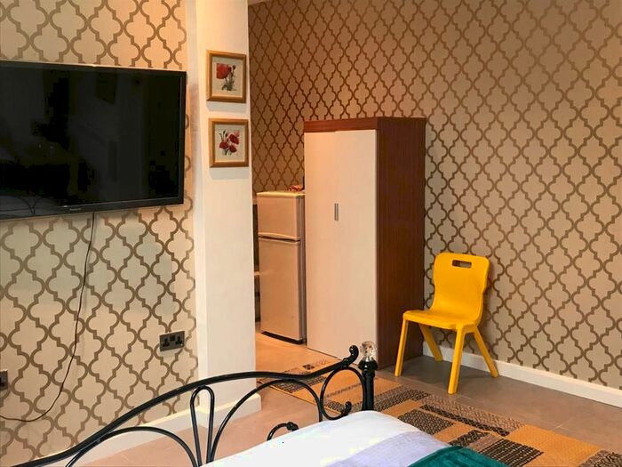 Studio To Rent In Spur Road, Isleworth TW7