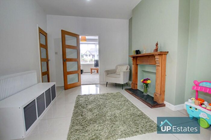 3 Bedroom End Of Terrace House For Sale In Binley Road, Binley, Coventry, CV3
