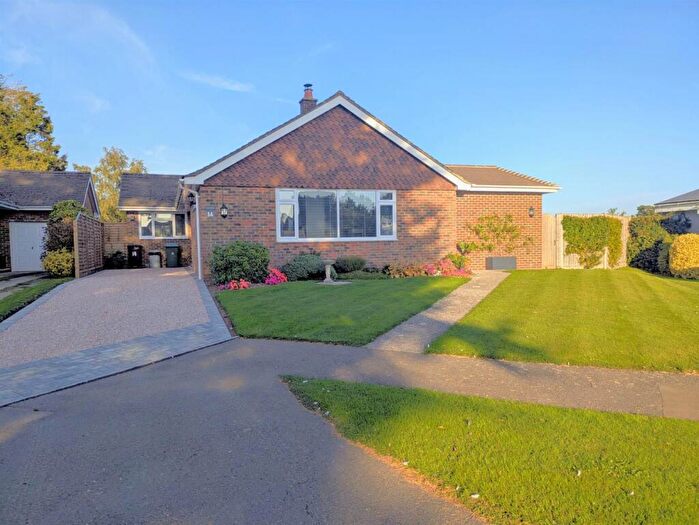 3 Bedroom Detached Bungalow For Sale In Longmead, Walberton, BN18