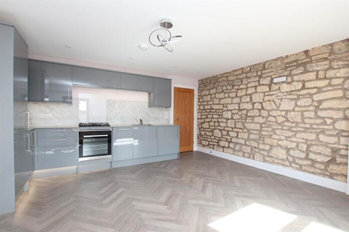 2 Bedroom Flat To Rent In High Street, Timsbury, Bath, BA2