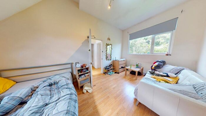 6 Bedroom House To Rent In Orston Drive, Nottingham, NG8