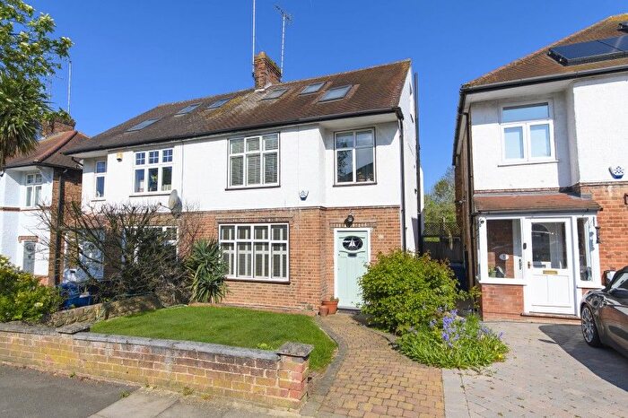 4 Bedroom Semi-Detached House For Sale In Chesterfield Road, West Finchley, N3