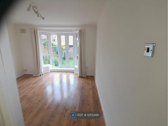 1 Bedroom Flat To Rent In Eltham, London SE9