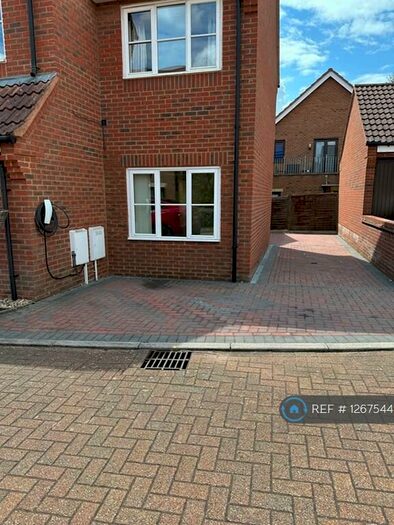 4 Bedroom Detached House To Rent In Earlshall Place, Westcroft, Milton Keynes, MK4