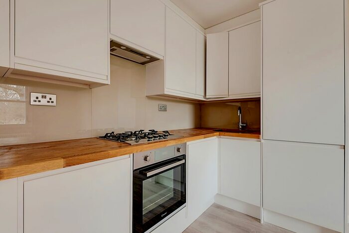 2 Bedroom Flat To Rent In Roundwood Road, Willesden, NW10