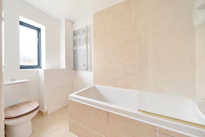 1 Bedroom Semi-Detached House To Rent In Spruce Drive, Bicester, OX26
