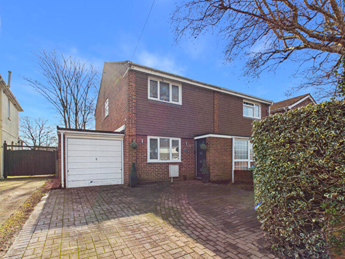 3 Bedroom Semi Detached House For Sale In Butts Road, Southampton, SO19
