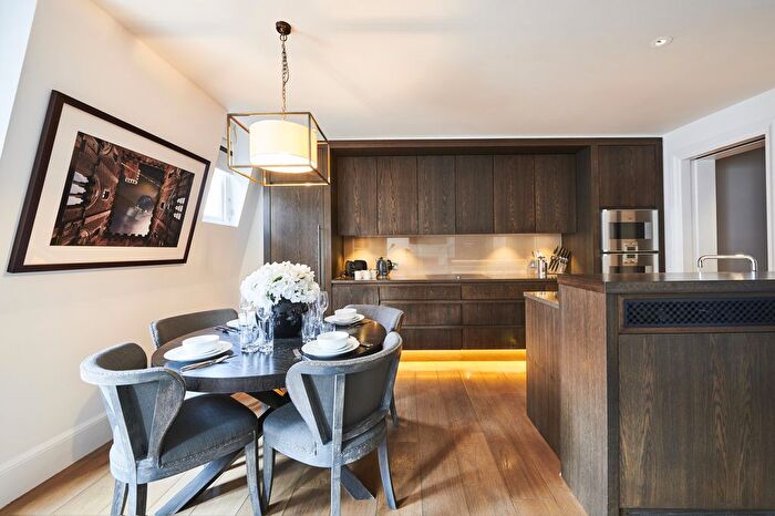 1 Bedroom Flat To Rent In Duke Street, Mayfair, W1K
