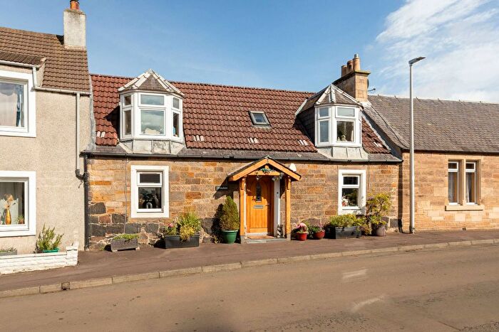 2 Bedroom Cottage For Sale In High Street, Freuchie, Fife, KY15