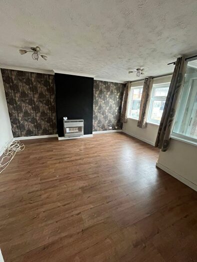 3 Bedroom Maisonette To Rent In Lambscote Close, Solihull, B90