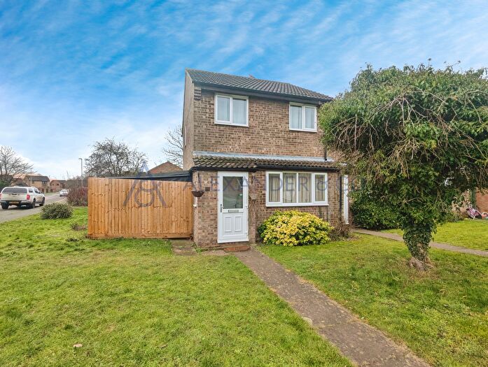 3 Bedroom End Of Terrace House To Rent In Dryden Avenue, Bicester, OX26