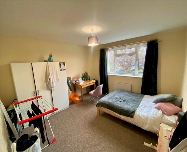 3 Bedroom Flat To Rent In Balham Park Road, London SW12