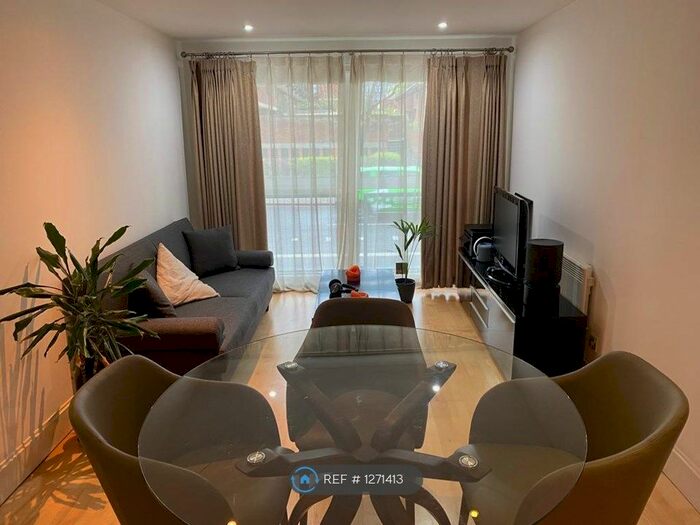 1 Bedroom Flat To Rent In Vauxhall Bridge Road, London, SW1V