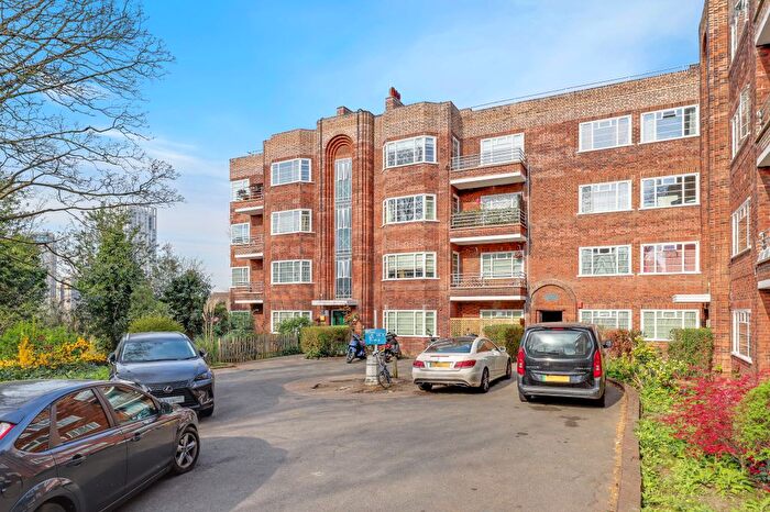 2 Bedroom Flat To Rent In The Hermitage (), Lewisham Hill, SE13