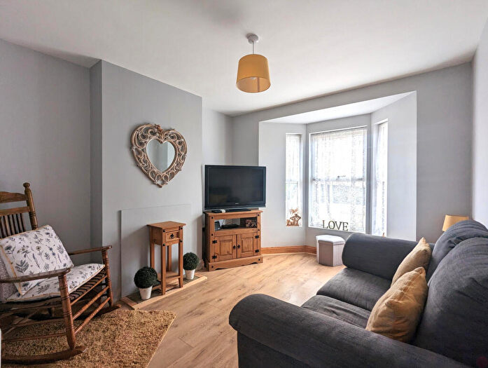 2 Bedroom Semi-Detached House To Rent In Carisbrooke, Newport, Isle Of Wight, PO30