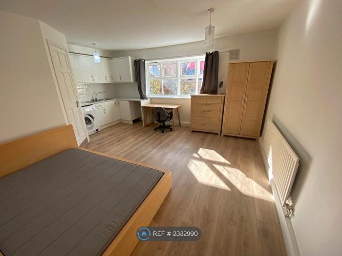 Studio To Rent In Park Road, Loughborough, LE11