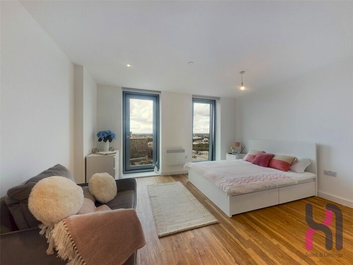 Studio To Rent In Media City, Michigan Point Tower D, Michigan Avenue, Salford, M50