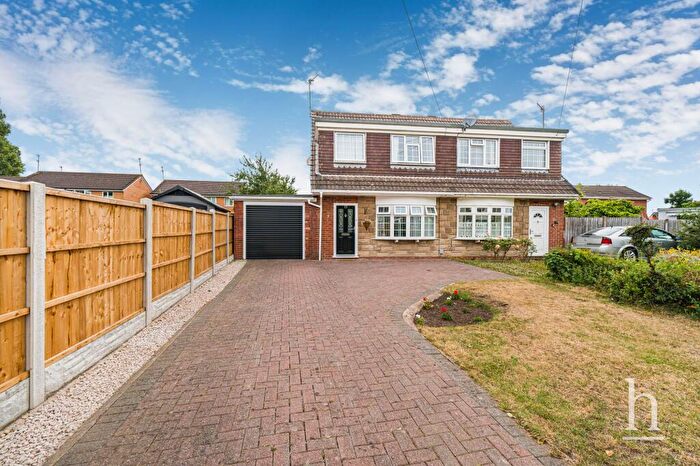 3 Bedroom Semi-Detached House For Sale In Overchurch Road, Saughall Massie, CH49