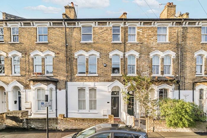 5 Bedroom Property To Rent In Dalyell Road, Stockwell, SW9