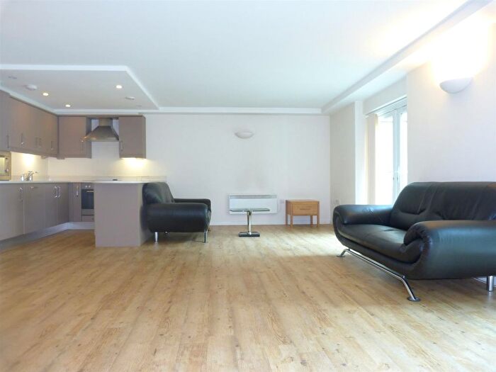 2 Bedroom Flat To Rent In The Grainstore, Royal Docks, E16